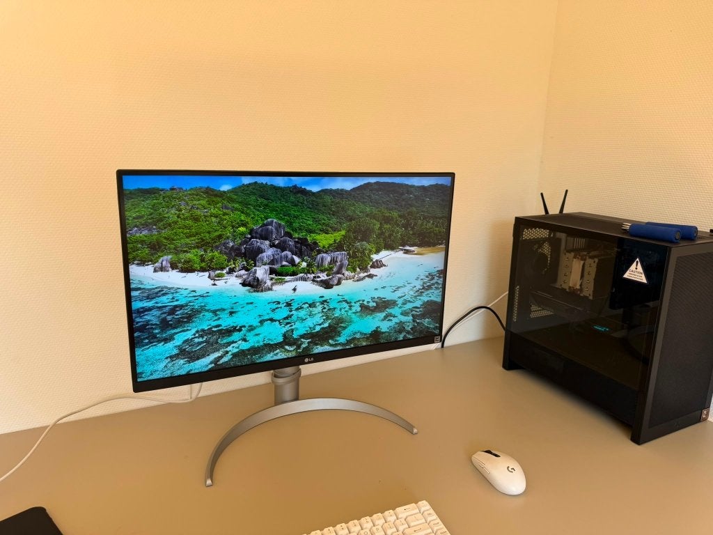 LG 27" 4K Monitor | Excellent Condition | Uitstekende staat, Computers en Software, Monitoren, Ophalen, Kantelbaar, Lg, HDMI