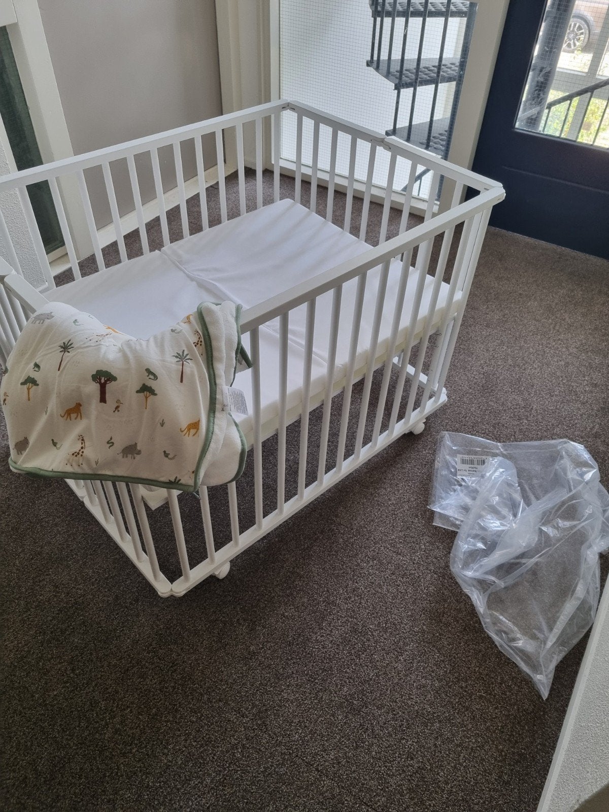 Mooie inklapbare box., Kinderen en Baby's, Boxen, Ophalen, Zo goed als nieuw, Rechthoekig, Wieltjes
