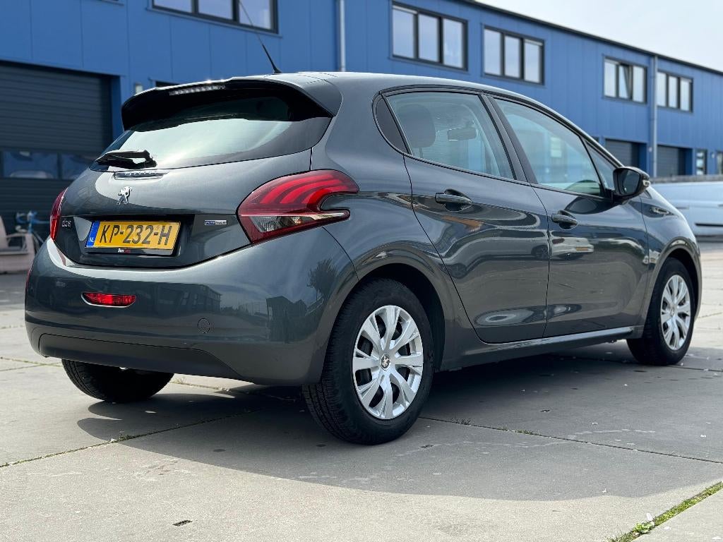 Peugeot 208 1.2 VTI 60KW/82PK 5-D 2016 Grijs, Voorwielaandrijving, 31 €/maand, 1199 cc, 23 km/l