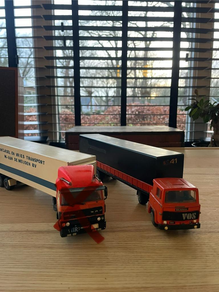 Tekno 1:50 Vrachtauto's - Scania LB141V8 en DAF 2800, Ophalen of Verzenden, Gebruikt, Bus of Vrachtwagen, Tekno