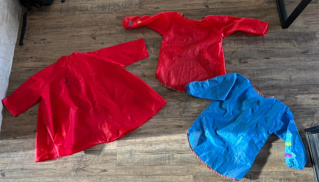 3 kinder verf schortjes en 7 figuur schaartjes, Ophalen of Verzenden, Gebruikt, Jongen of Meisje