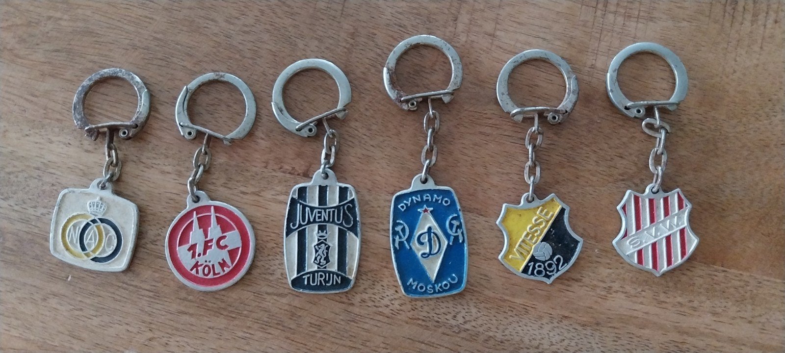 Sleutelhangers Dynamo, NAC, SVW, Kőln,  Juventus en Vitesse, Ophalen of Verzenden