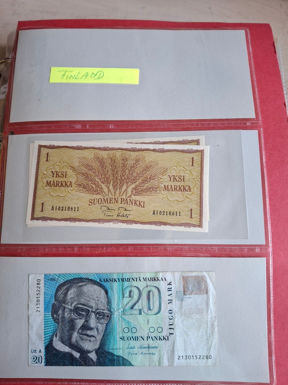 2 Finse bankbiljetten: 1 Markka en 20 Markka, Ophalen of Verzenden, Overige landen, Setje
