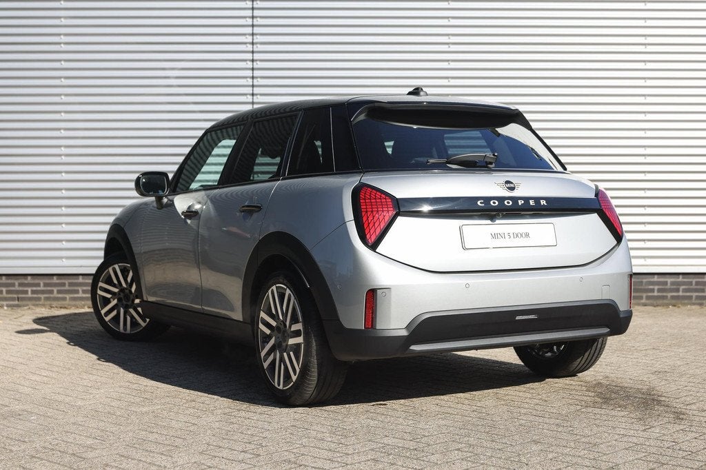 MINI Hatchback Cooper C Automaat / Classic / Pakket M / 17 i, Auto's, Mini, Stof, 156 pk, Bedrijf, Nieuw