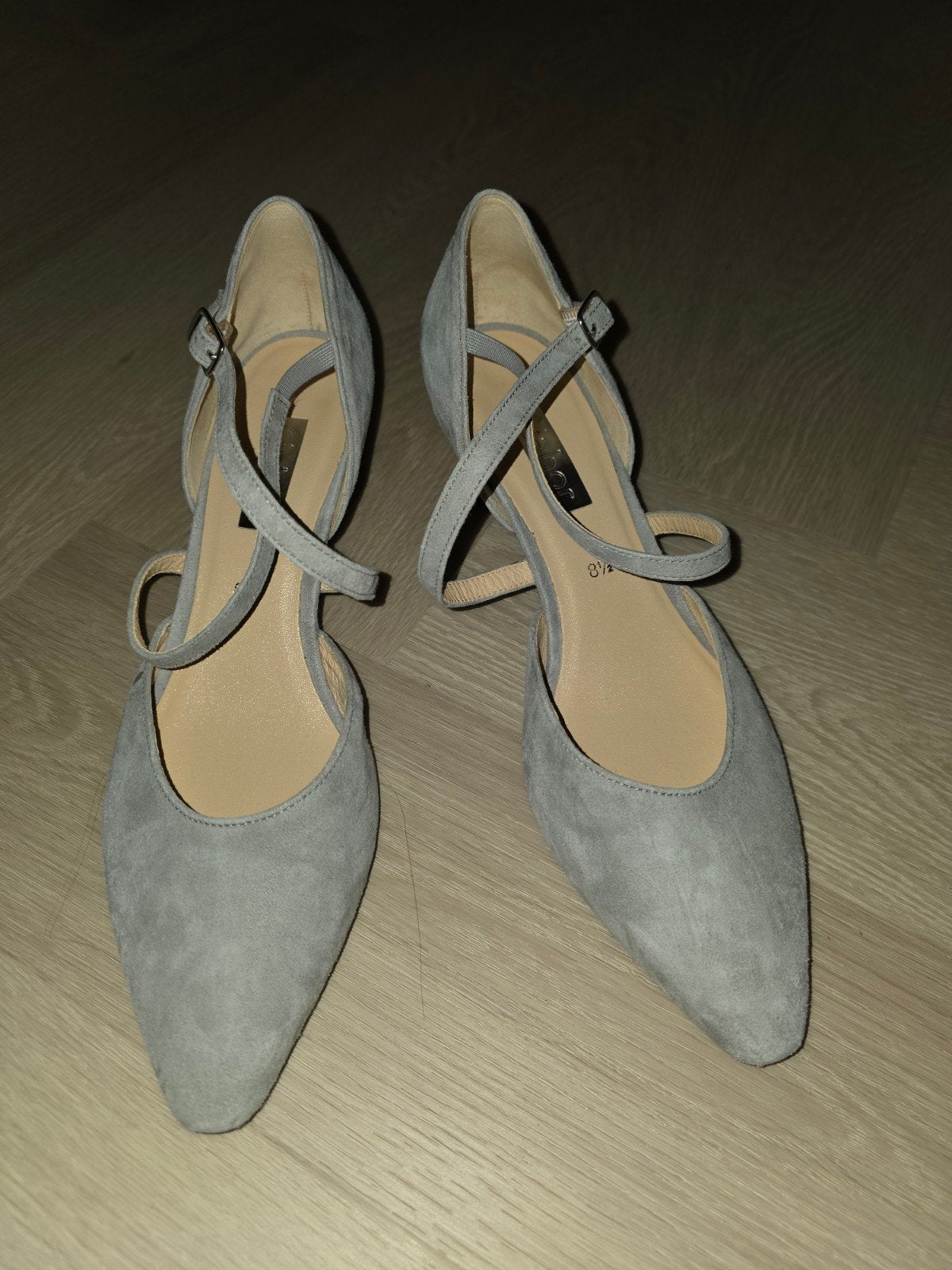 Gabor grijze suède pumps met bandjes maat 8,5 maat 42,5, Kleding | Dames, Schoenen, Schoenen met lage hakken, Gabor, Ophalen of Verzenden