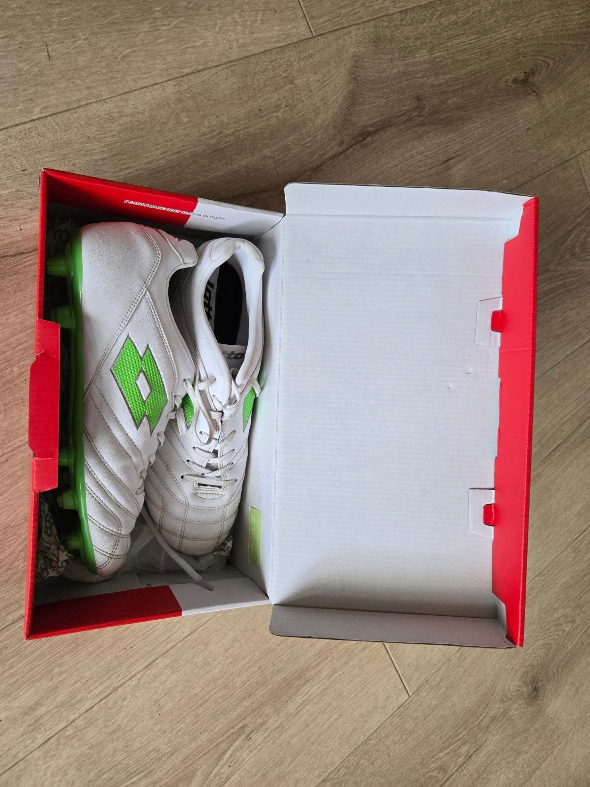 Lotto Voetbalschoenen Wit/Groen - Maat 42, Ophalen, Schoenen, Maat L, Zo goed als nieuw