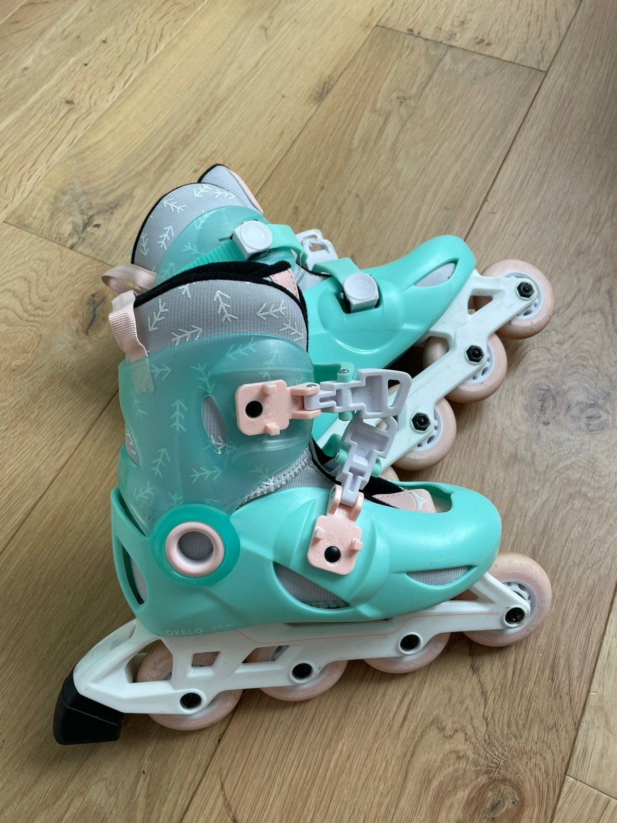 Oxelo verstelbare skates Decathlon - maat 28-30, Kinderen en Baby's, Speelgoed | Buiten | Rolschaatsen, Ophalen, Verstelbaar, Zo goed als nieuw