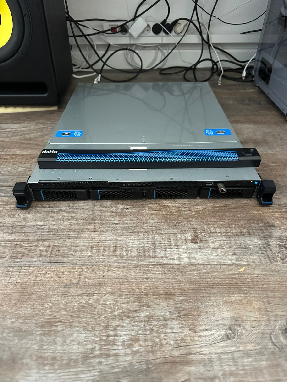 1U Rack Server | Intel Xeon D-2143IT | 48GB RAM | 9.3TB, Ophalen, Zo goed als nieuw, 3 tot 4 Ghz, Hot swappable onderdelen
