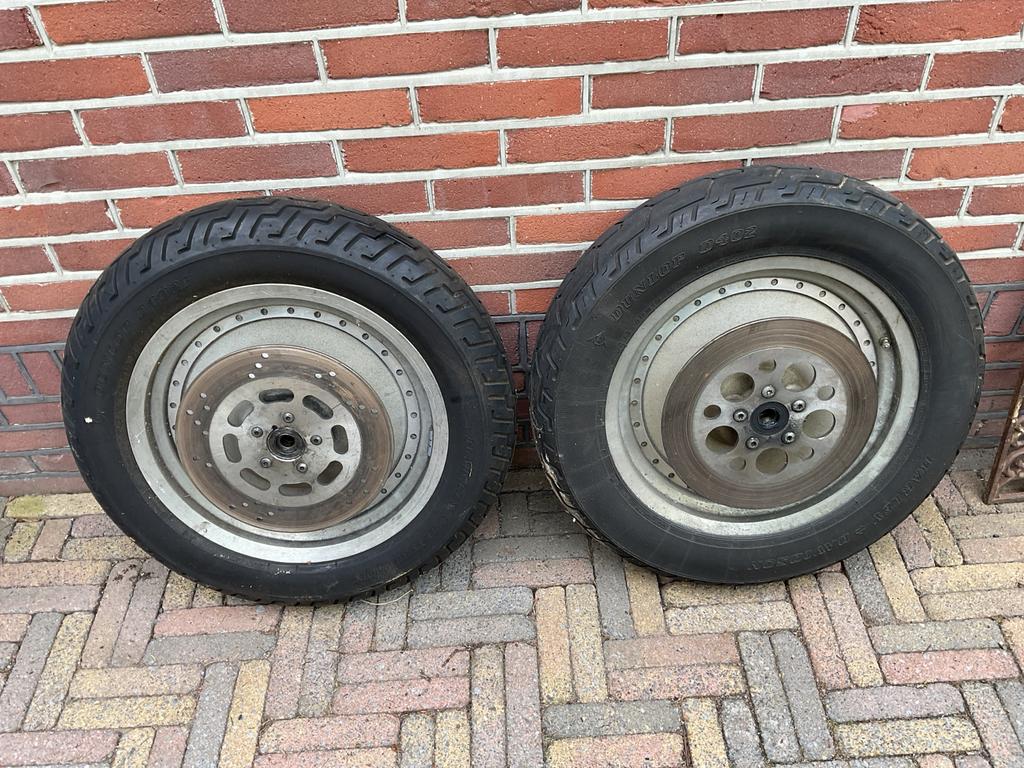 Dunlop D402 Motorbanden met Velgen - Gebruikt Harley Fatboy, Motoren, Ophalen, Gebruikt