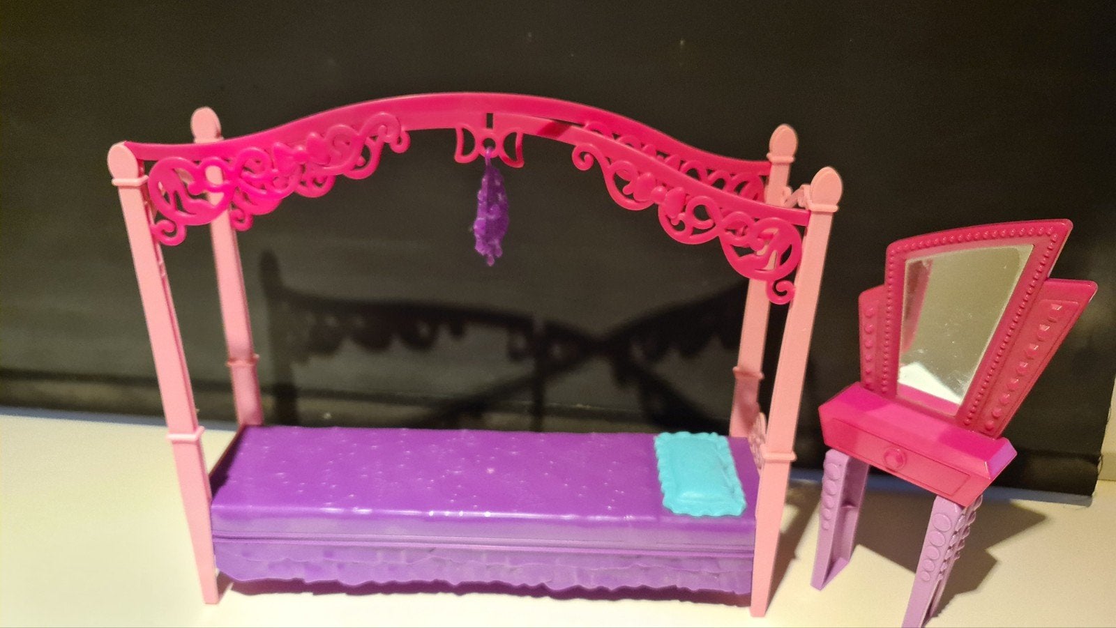 Barbiebed met kaptafel - Roze speelgoedset, Ophalen of Verzenden, Meisje