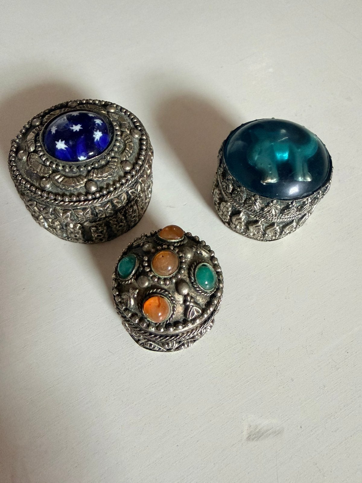 3 Old Indian silver trinket boxes "boho chic", Antiek en Kunst, Antiek | Bestek, Ophalen of Verzenden