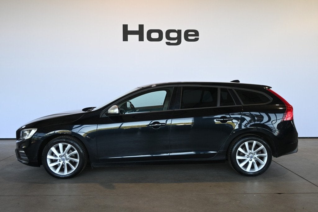 Volvo V60 1.6 D2 Summum Automaat Clima Navigatie Trekhaak Go, Auto's, Volvo, Euro 5, Gebruikt, 4 cilinders, Met garantie (alle)