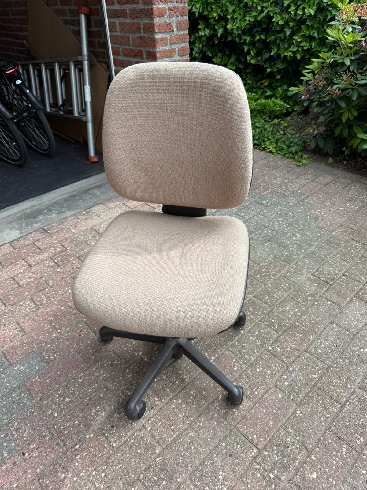 Comforto bureaustoel in goede staat, Ophalen, Zo goed als nieuw, Zwart, Bureaustoel