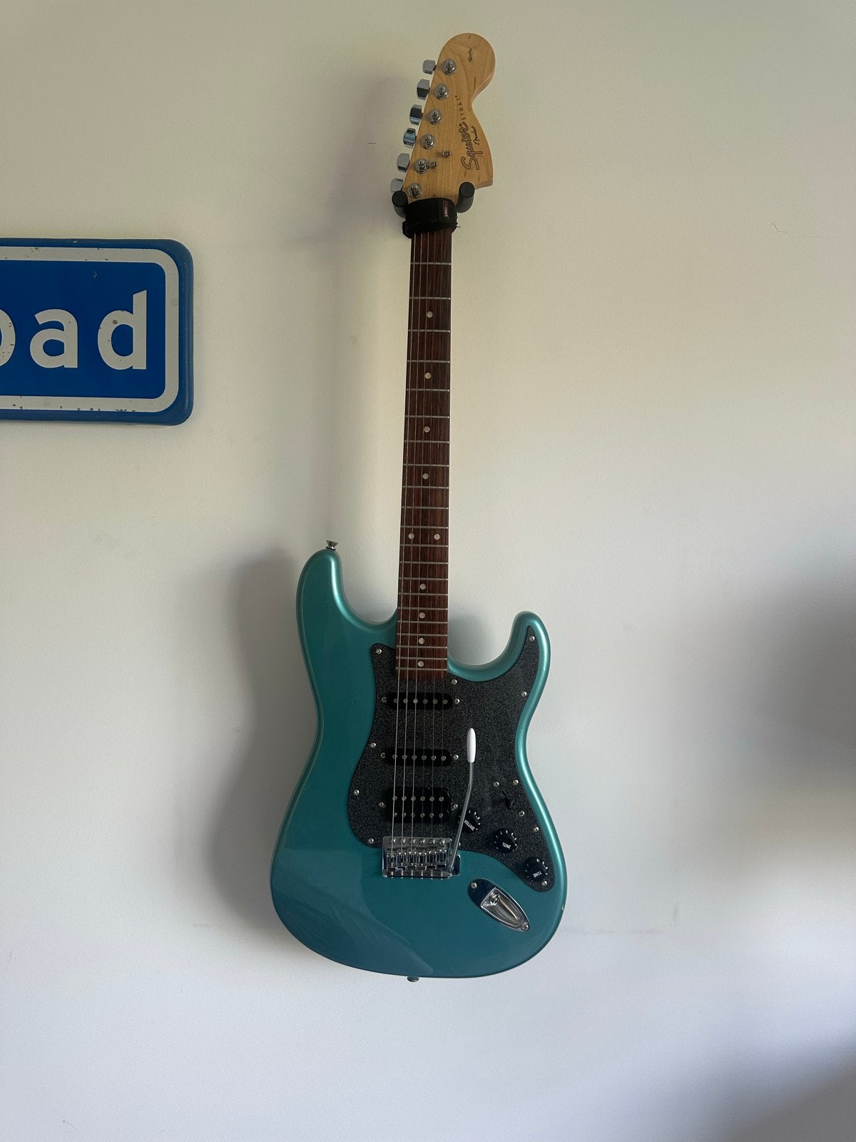 Squier Stratocaster HSS met tas - Zeer goede staat, Muziek en Instrumenten, Snaarinstrumenten | Gitaren | Elektrisch, Ophalen