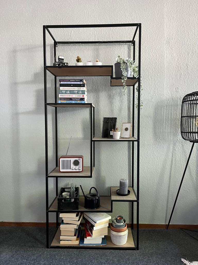 Kast met vakjes, Xenos, zwart metaal en hout, Ophalen, Met plank(en), Zo goed als nieuw, Minder dan 150 cm