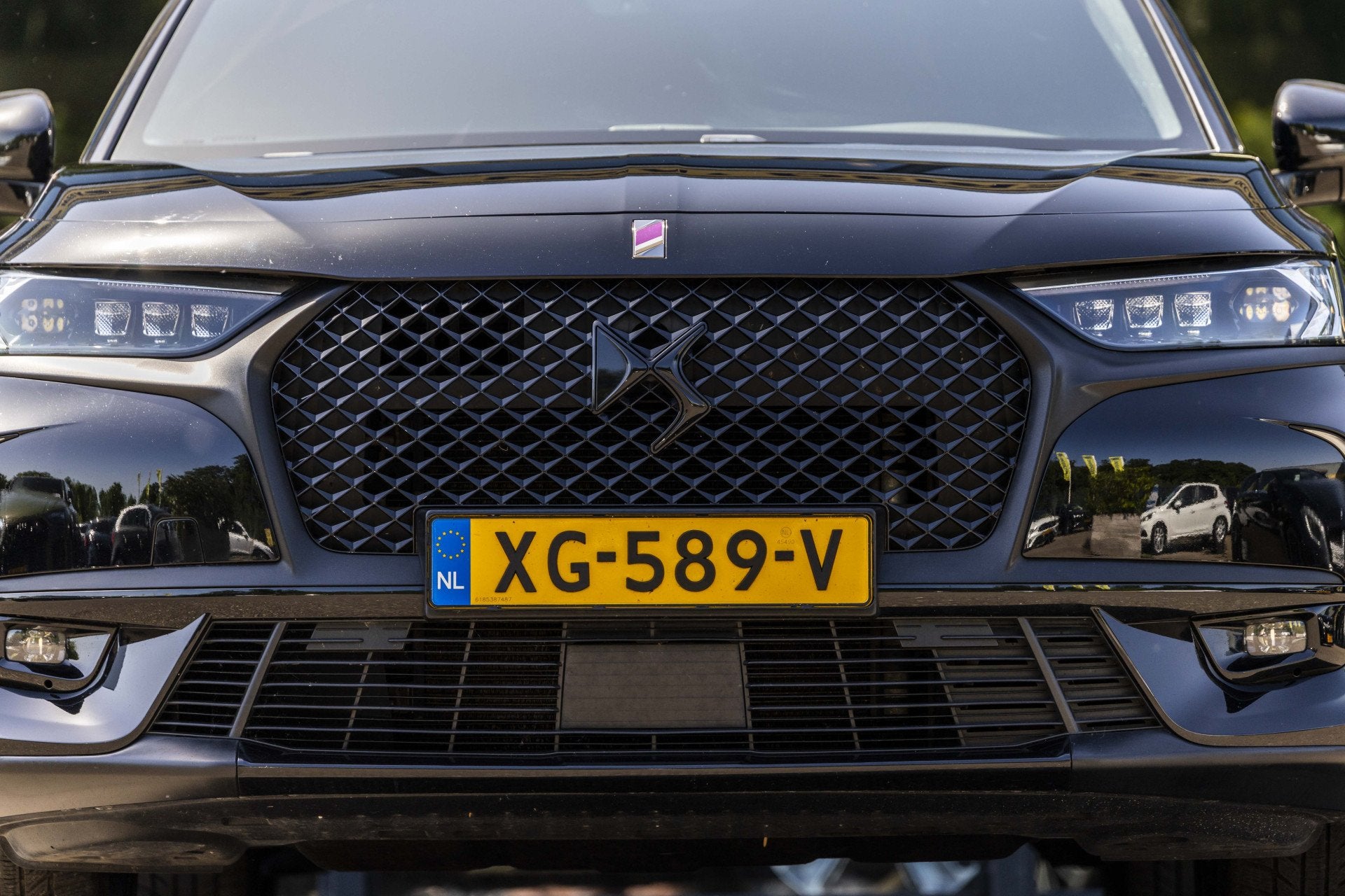 DS DS 7 Crossback 1.6 PureTech Performance Line, Euro 6, 4 cilinders, 181 pk, Zwart