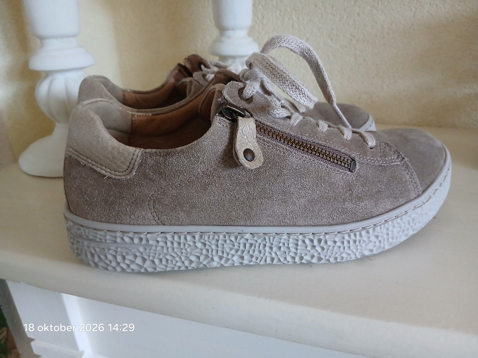 Hartjes maat 5.5 wijdte H, Kleding | Dames, Schoenen met lage hakken, Beige, Ophalen of Verzenden, Hartjes