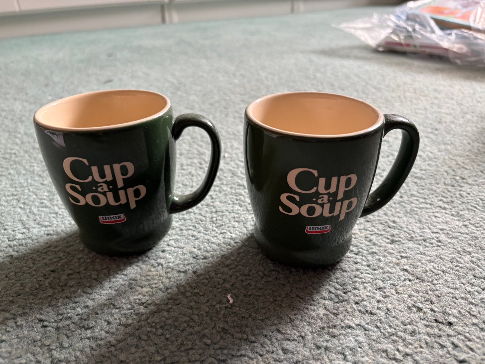 2 bekers van cup a soup €2, Ophalen of Verzenden, Zo goed als nieuw, Overige stijlen, Kop(pen) en/of Schotel(s)