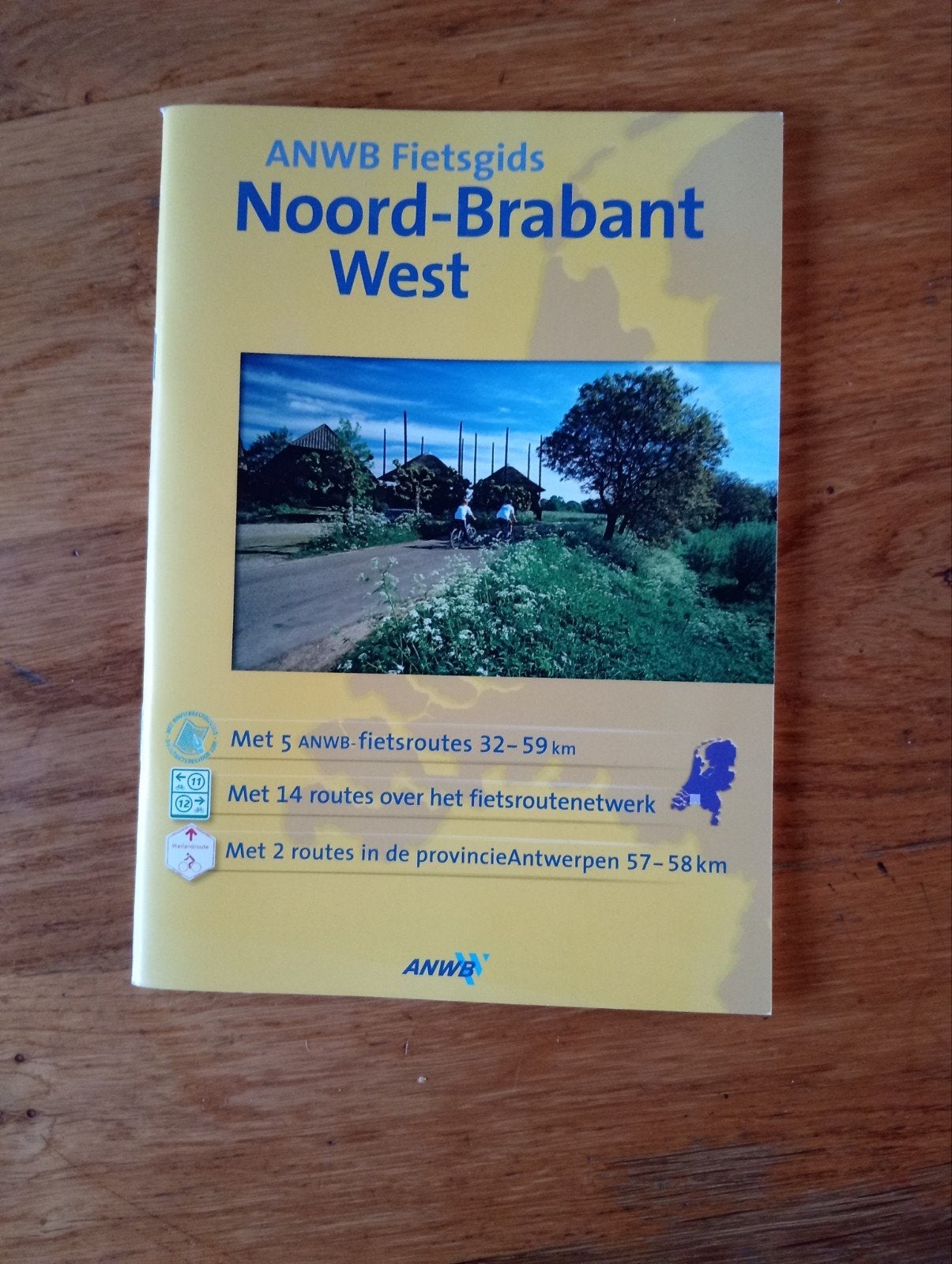 ANWB Fietsgids Noord-Brabant West, Fiets- of Wandelgids, Ophalen of Verzenden, Zo goed als nieuw, ANWB