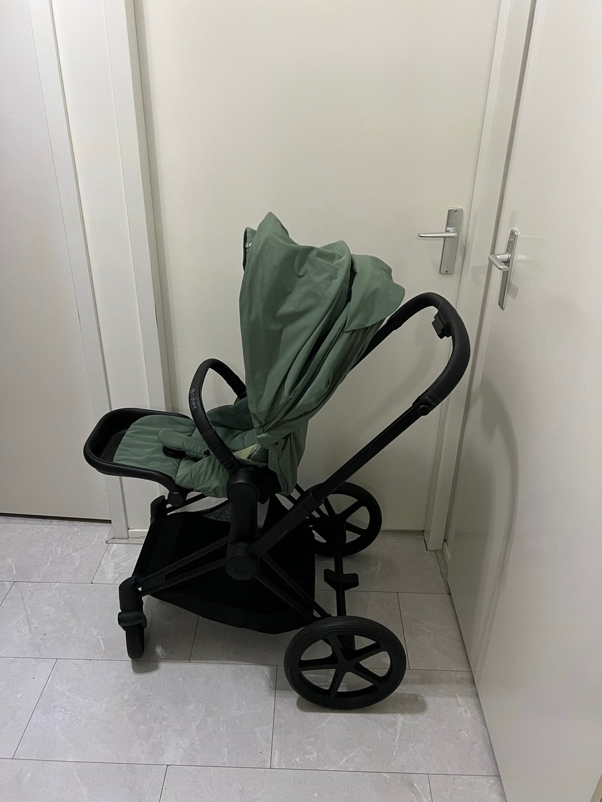 Cybex Priam kinderwagen – Leaf Green – mat zwart frame