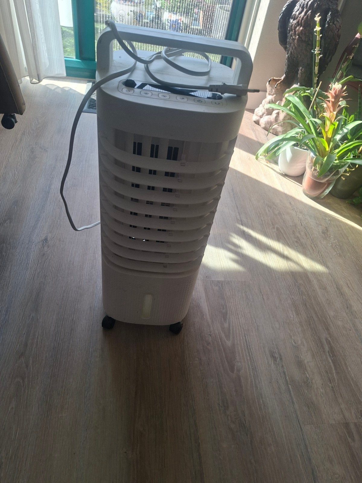 Torenventilator met waterreservoir en afstandsbediening, Witgoed en Apparatuur, Ophalen of Verzenden, Ventilator met afstandsbediening