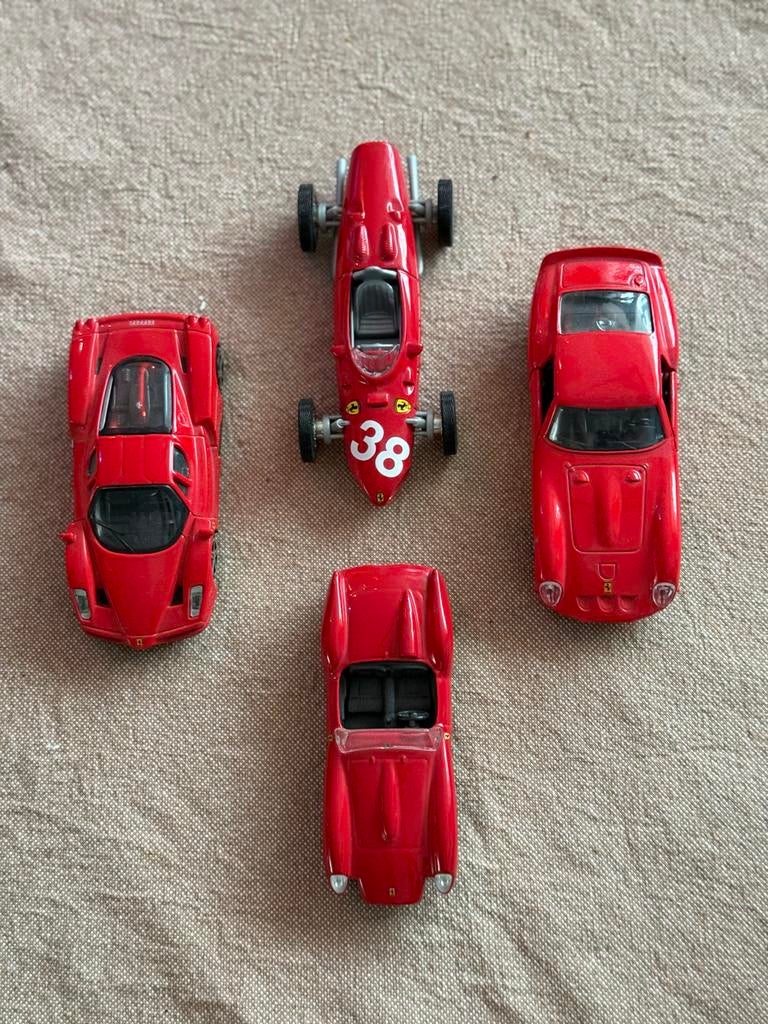 Set van 4 Ferrari modelauto's - Zo goed als nieuw, Ophalen of Verzenden, Zo goed als nieuw, Auto, Overige merken
