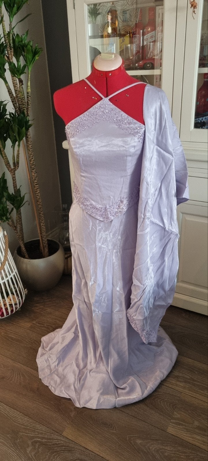 Elegante lavendelkleurige galajurk met kralen, Maat 38/40 (M), Galajurk, Paars, Ophalen of Verzenden