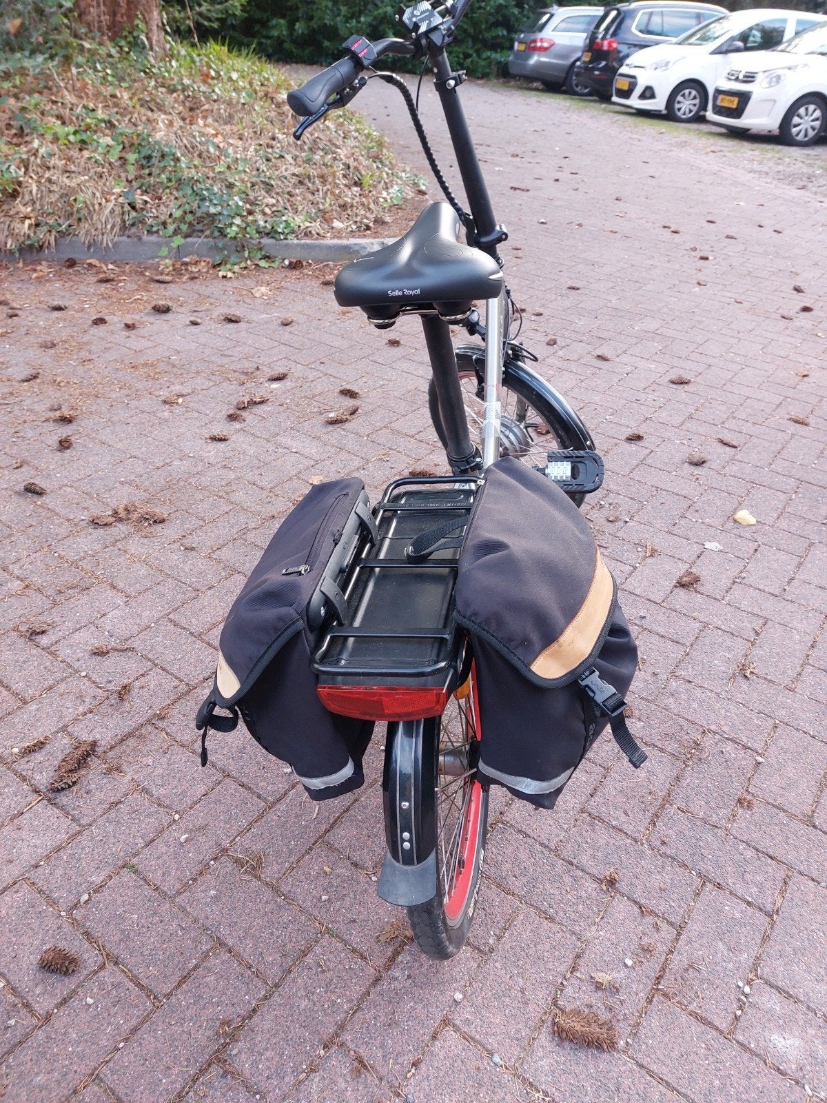 Foto 3 van Prachtige ebike vouwfiets. 60 km Actieradius