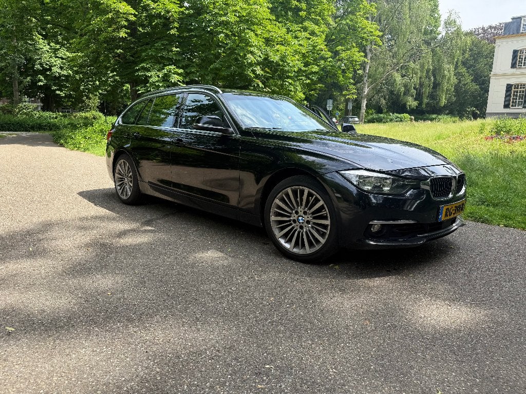 BMW 3-Serie 3.0 330D Xdrive Touring AUT 2016 Zwart, Automaat, 1800 kg, Euro 6, 258 pk