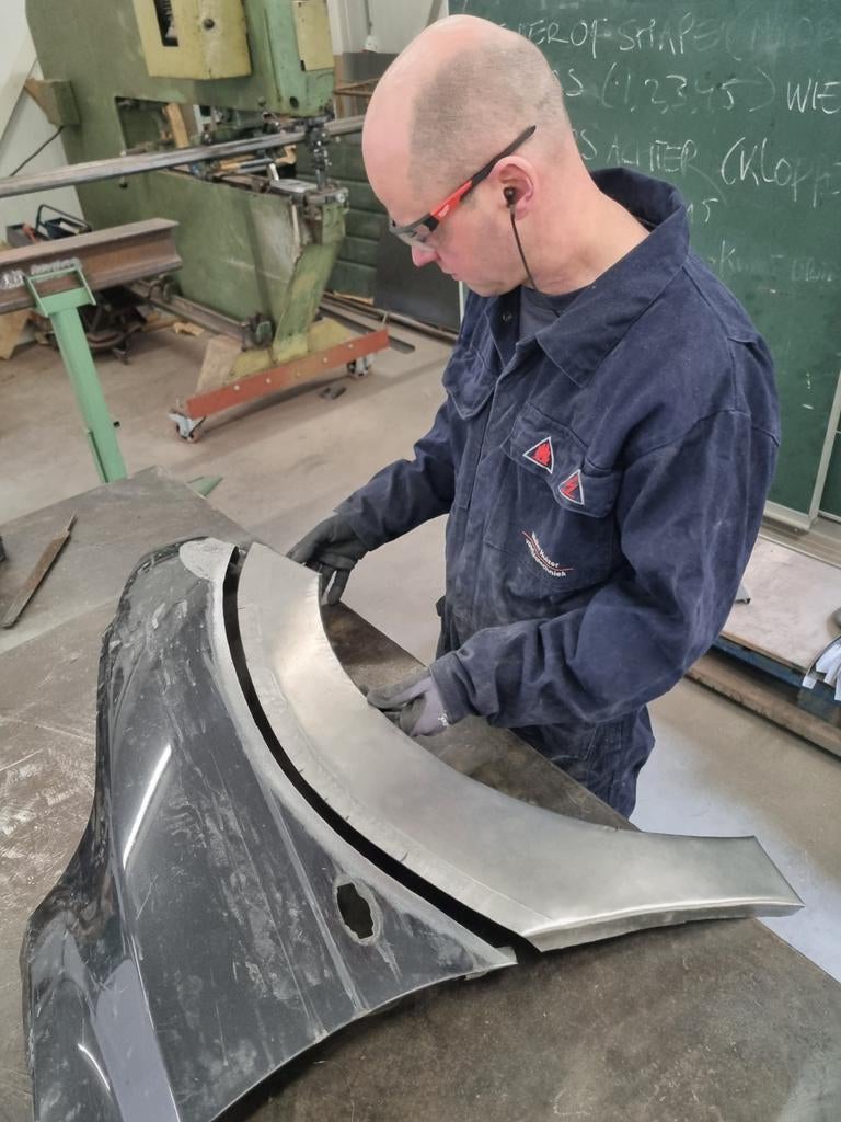 Foto 11 van Leer écht vakmanschap – traditioneel plaatwerken