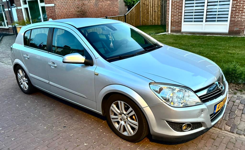 Opel Astra Cosmo 1.6 16V 5D 85KW 2009 Grijs, Ophalen
