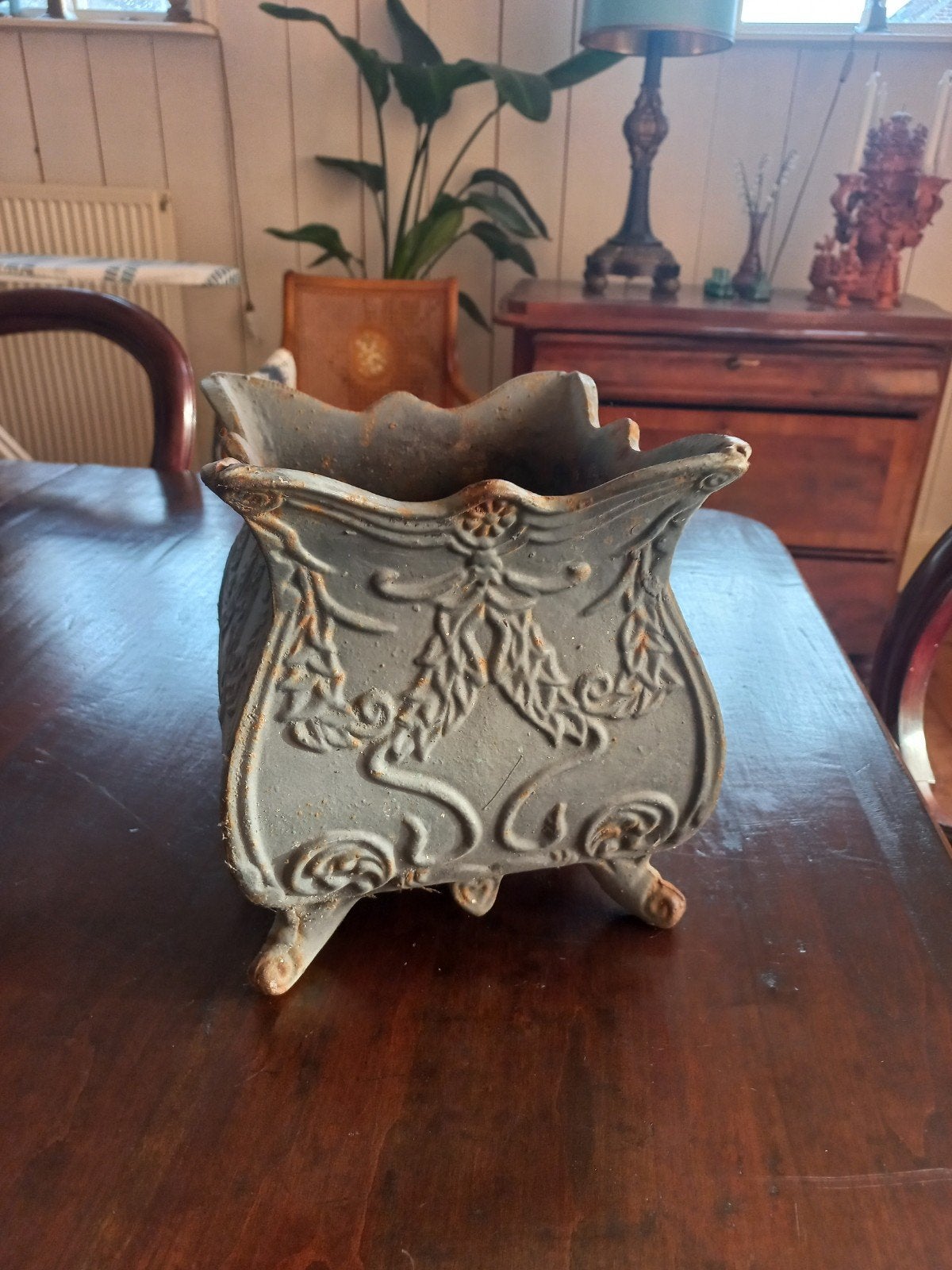 gietijzeren jardiniere Frans tuin pot/vaas/bloempot, Minder dan 30 cm, Rond, Ophalen of Verzenden, Metaal