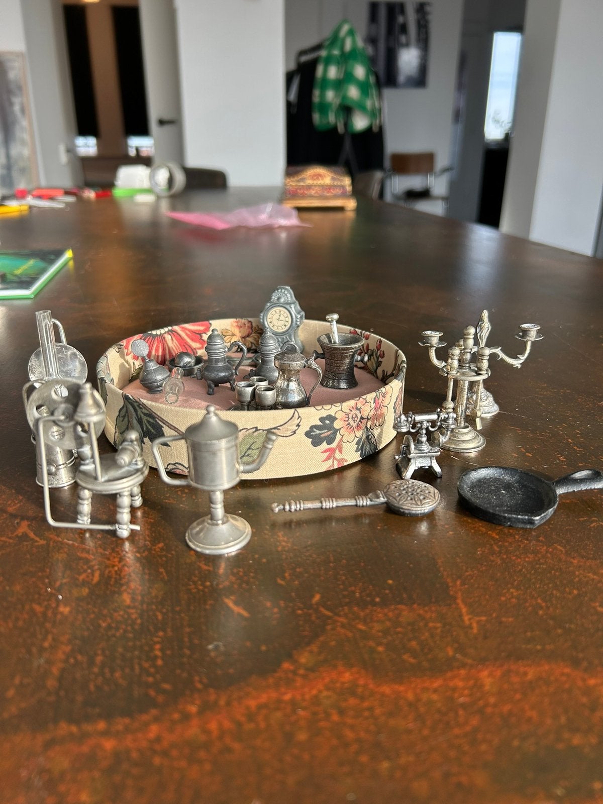 Mooie set tin/zilverkleurige miniatuurtjes, Verzamelen, Poppenhuizen en Toebehoren, Ophalen of Verzenden, Gebruikt, Poppenhuis