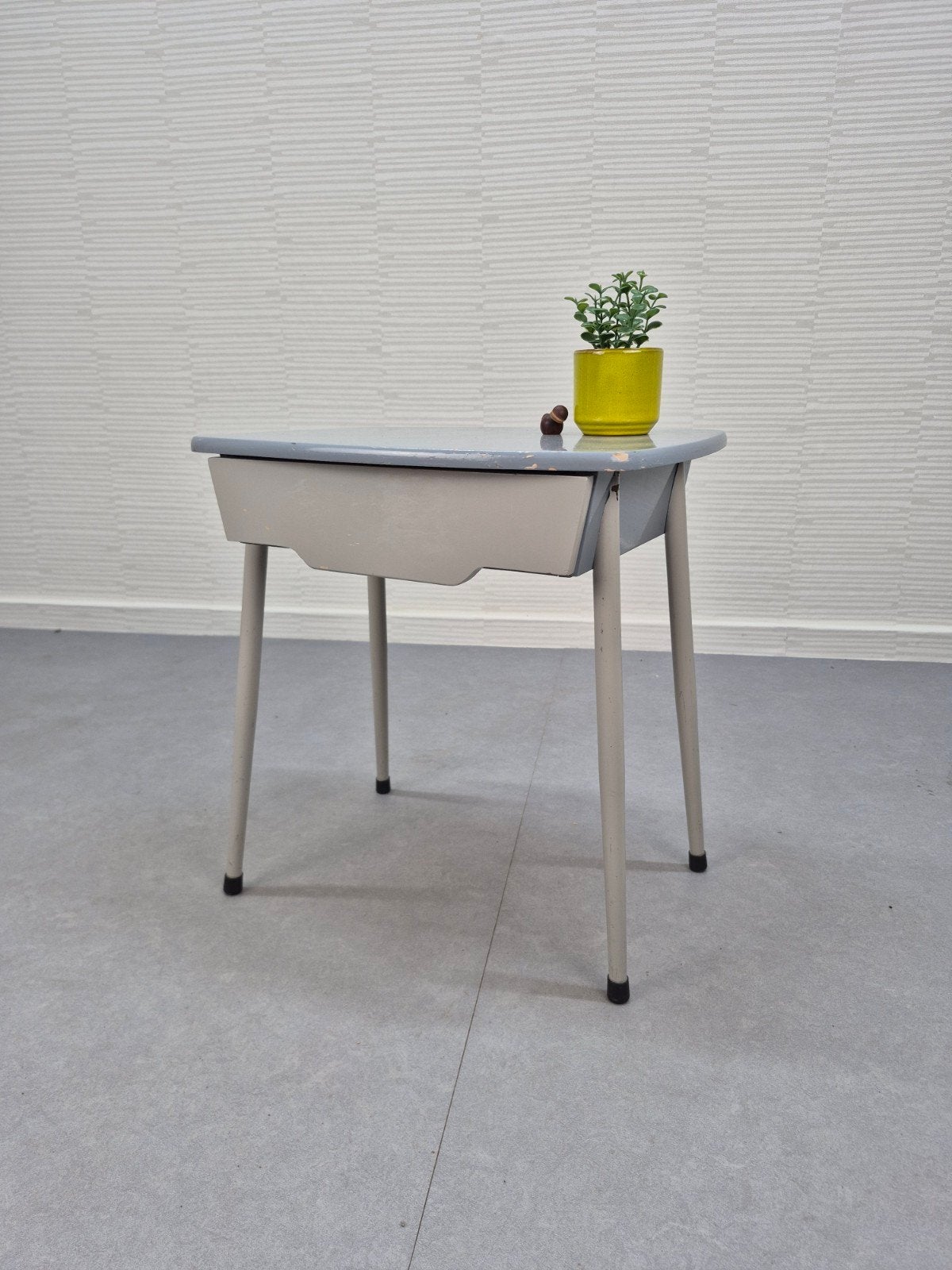 Vintage nachtkastje/bijzettafel met lade jaren 50., Huis en Inrichting, Ophalen of Verzenden, ., ., .
