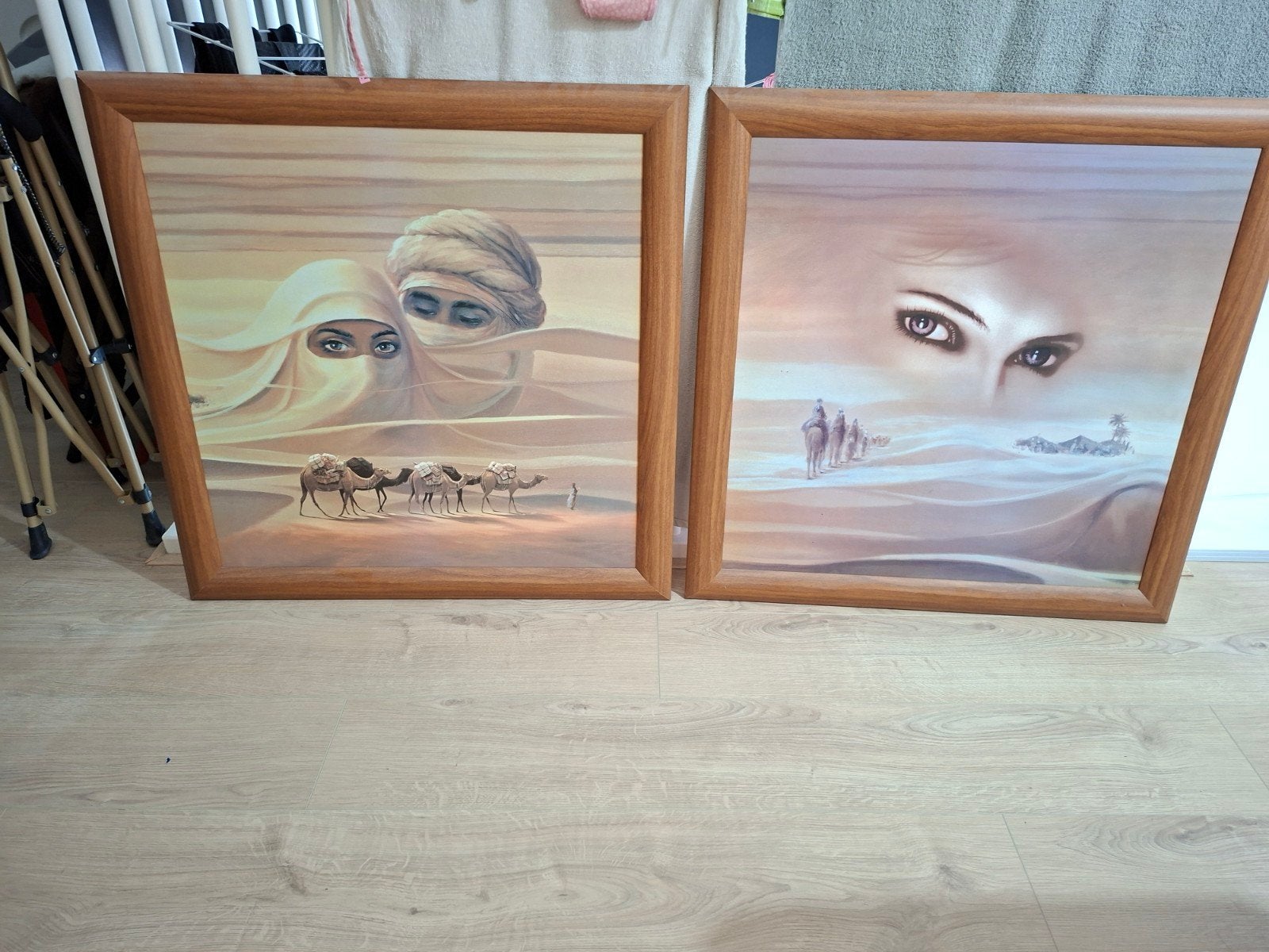 Set van 2 Schilderijen Woestijn Thema 80x80cm, Ophalen, Doek, Portret of Personen, Realistisch