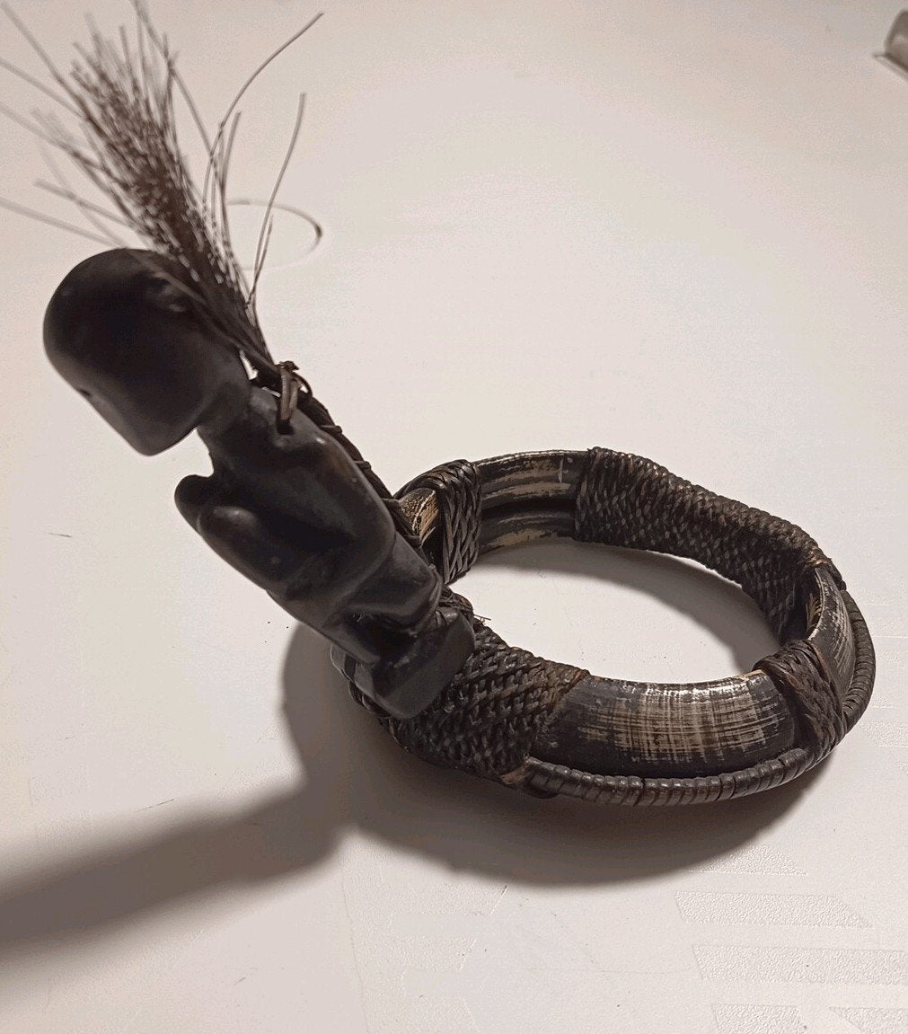 Vintage Afrikaanse Tribale Armband met Houten Figuur, Sieraden, Tassen en Uiterlijk, Armbanden, Ophalen of Verzenden, Gebruikt