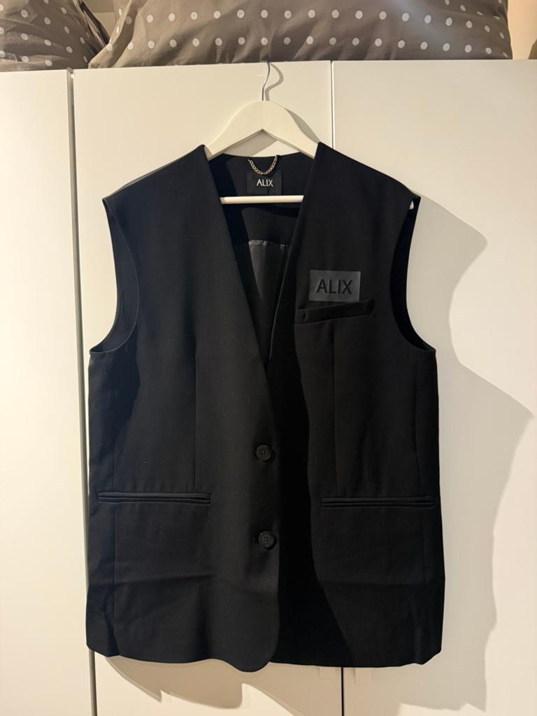Koopje: nieuw Alix the Label gilet M, Ophalen of Verzenden, Nieuw, Maat 48/50 (M), Zwart