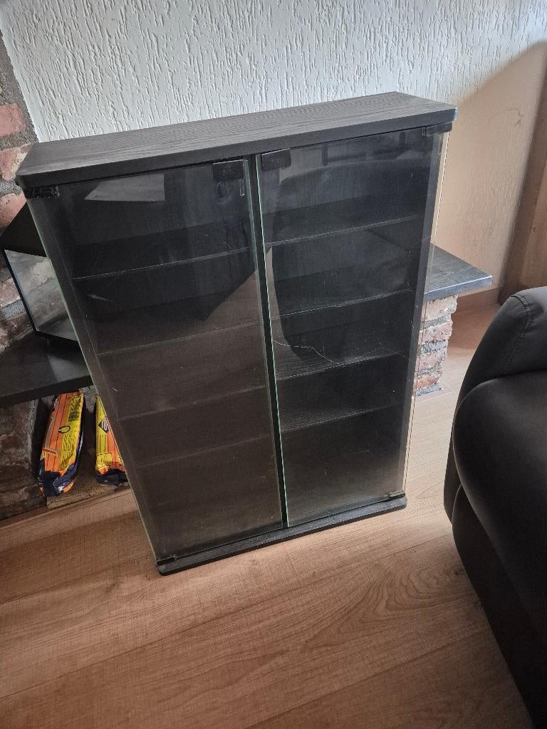 Cd kast met glazen deurtjes, Ophalen, 150 discs of meer, Zo goed als nieuw, Cd's