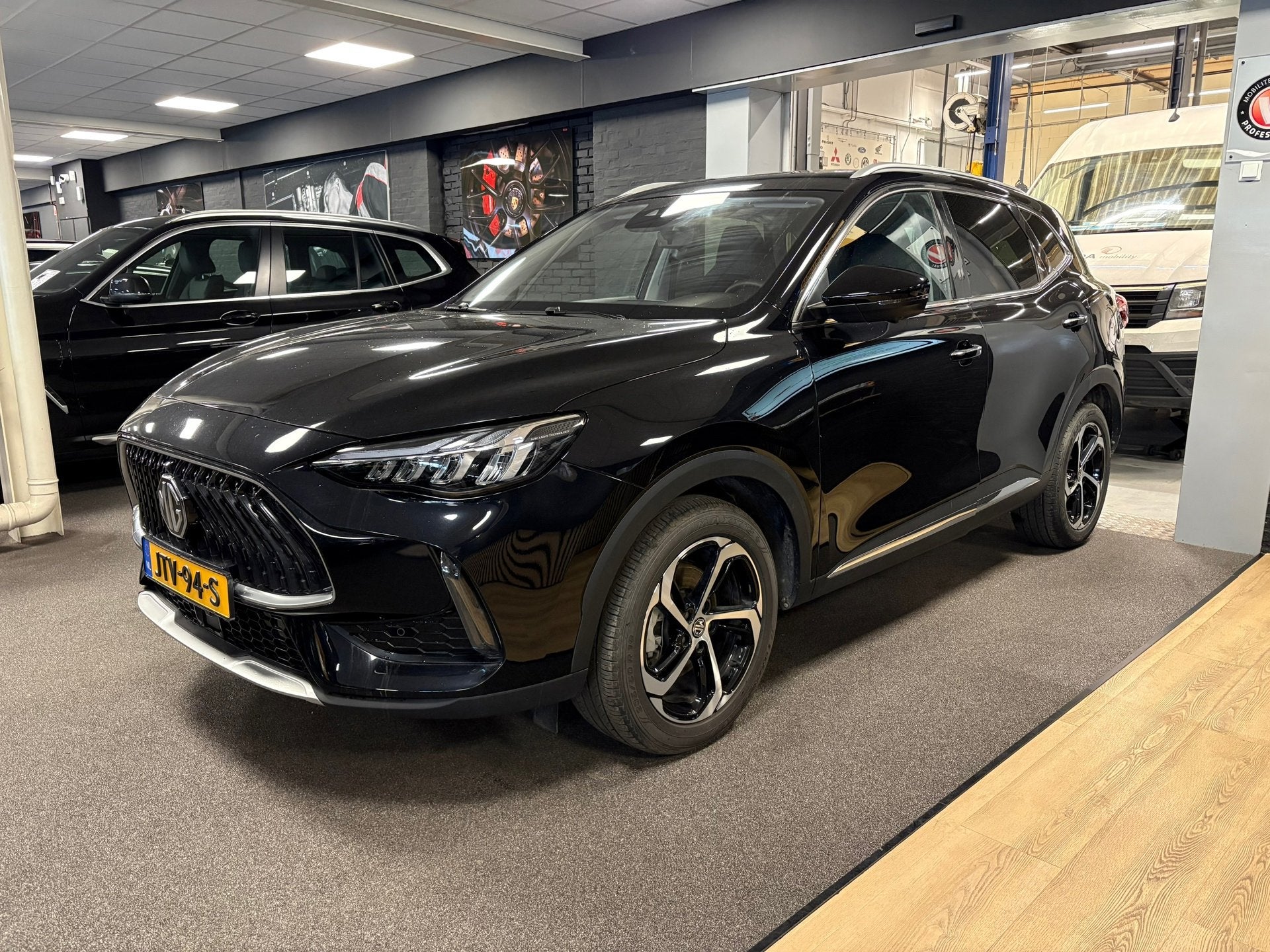 MG EHS 1.5 TGDI Luxury PHEV Facelift / automaat / 360camera, Auto's, 12 maanden, Gebruikt, 4 cilinders, Automatische klimaatregeling