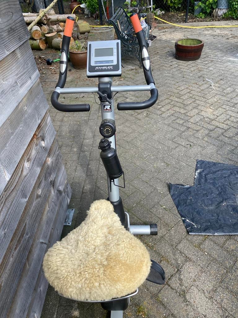 Hometrainer Rambler RF702 - Comfortabel en compleet, Ophalen, Zo goed als nieuw, Metaal, Benen