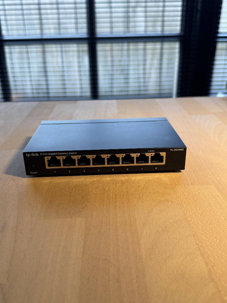 TP-LINK Netwerk Switch TL-SG108S Gigabit Switch 8 Poorten, Ophalen, Zo goed als nieuw