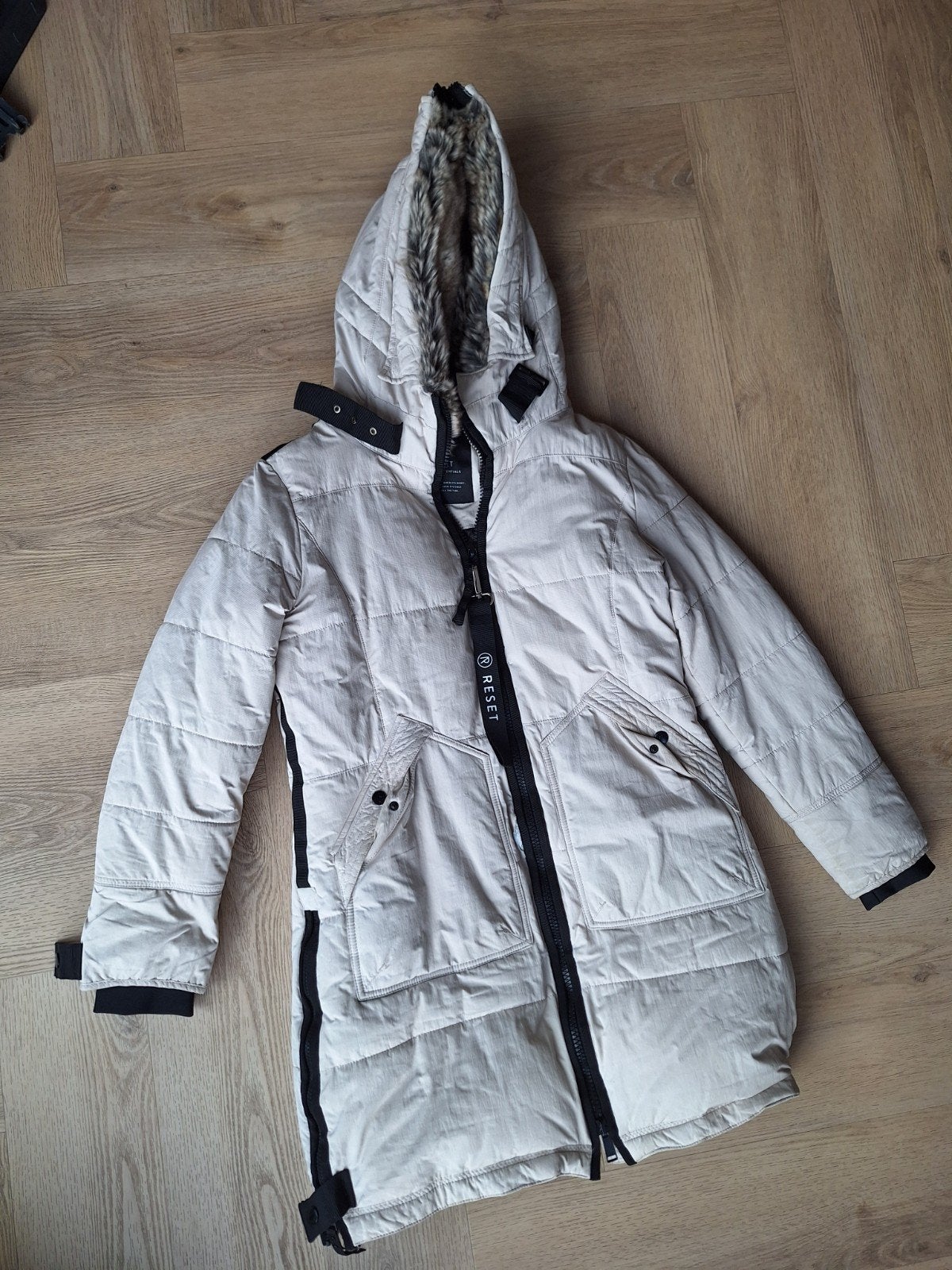 Winyerjas RESET Modern Essentials met capuchon, Kleding | Dames, Maat 38/40 (M), RESET Modern Essentials, Beige, Ophalen of Verzenden