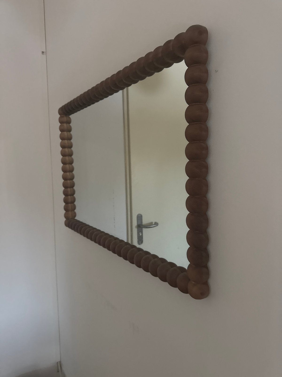 Spiegel karwei met houten bolletjeslijst, Ophalen, Gebruikt, 75 tot 100 cm, Minder dan 100 cm