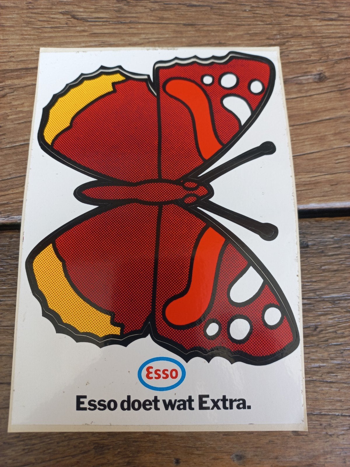 Vintage Esso vlinder sticker - Esso doet wat Extra, Ophalen of Verzenden, Gebruikt, Merk