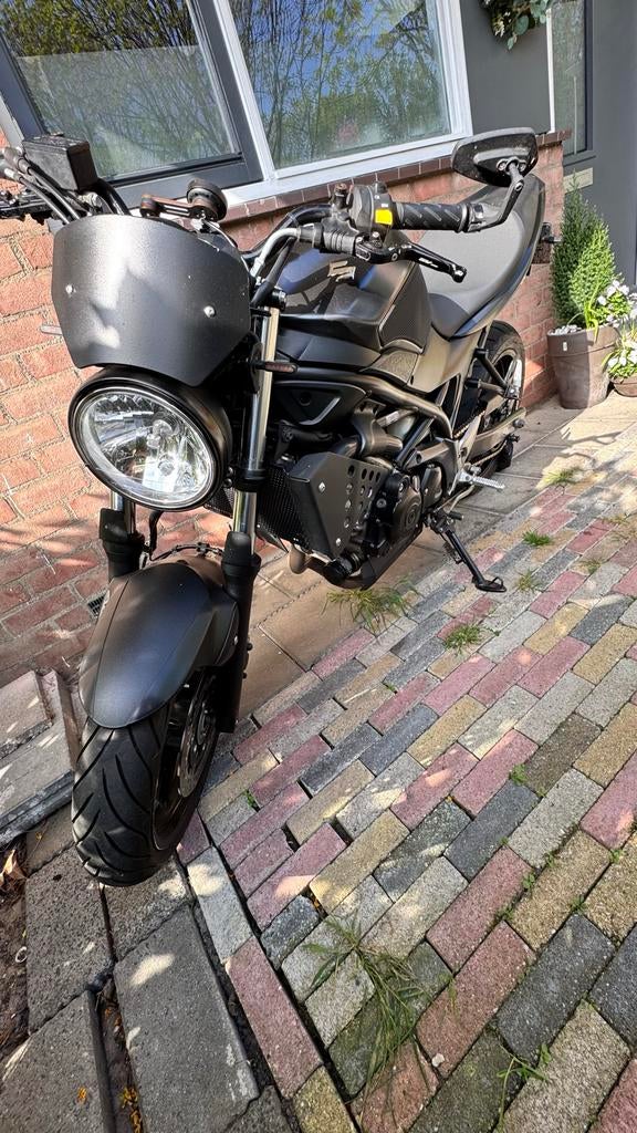 Suzuki SV650 2016 - Nieuwe aandrijving en banden, Motoren, 2 cilinders, Gebruikt, Particulier, Handgeschakeld