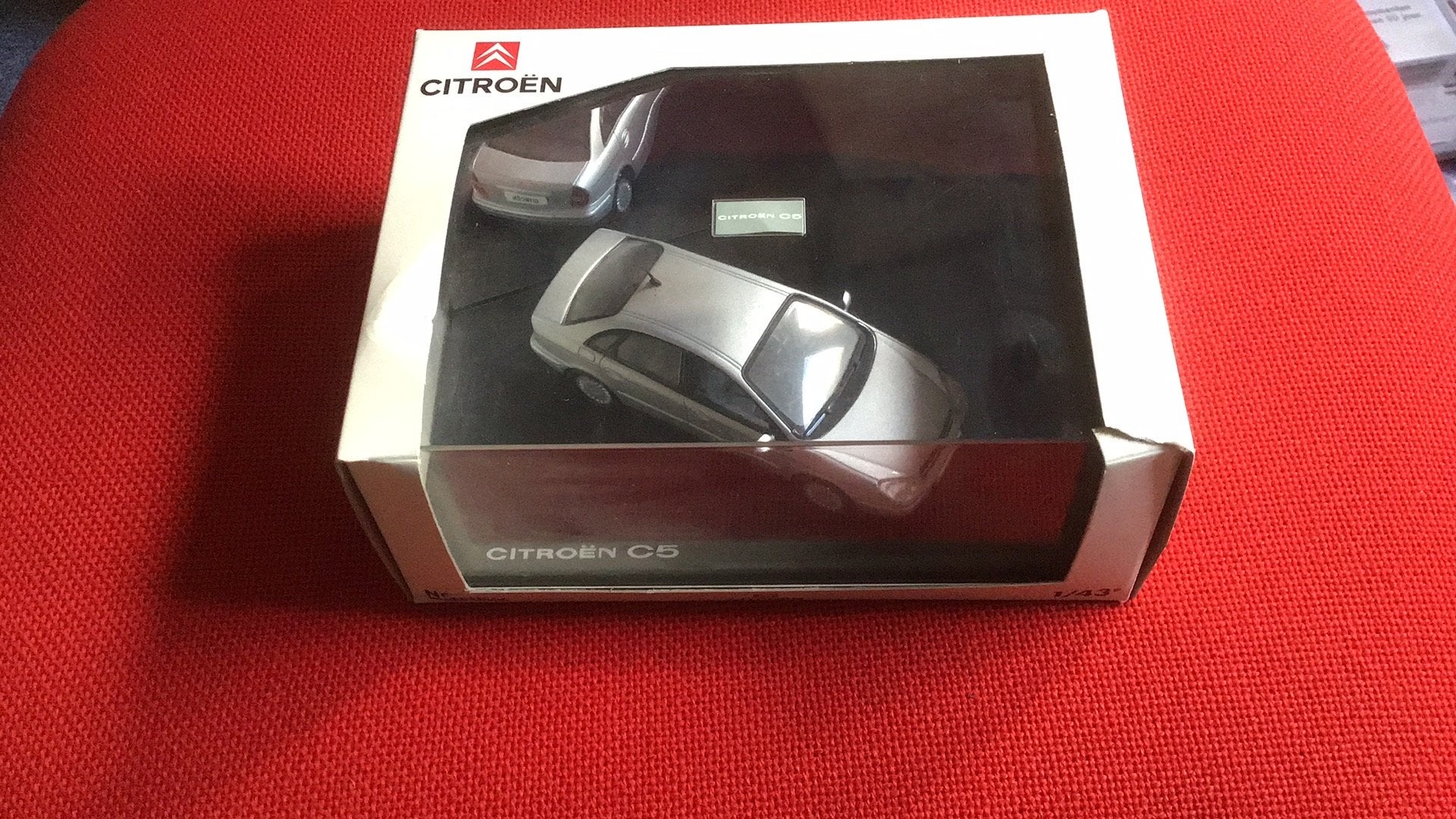 CITROEN C 5 NIEUW + DOOS+VITRINE BINNENKORT JARIG ? 😂NOREV, Ophalen of Verzenden, Nieuw, Auto, Norev