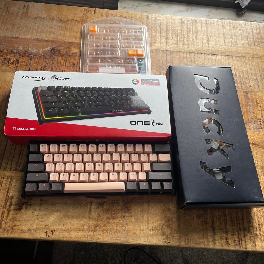 LIMITED EDITION DUCKY ONE 2 MINI CUSTOM 5686/6500, Ophalen