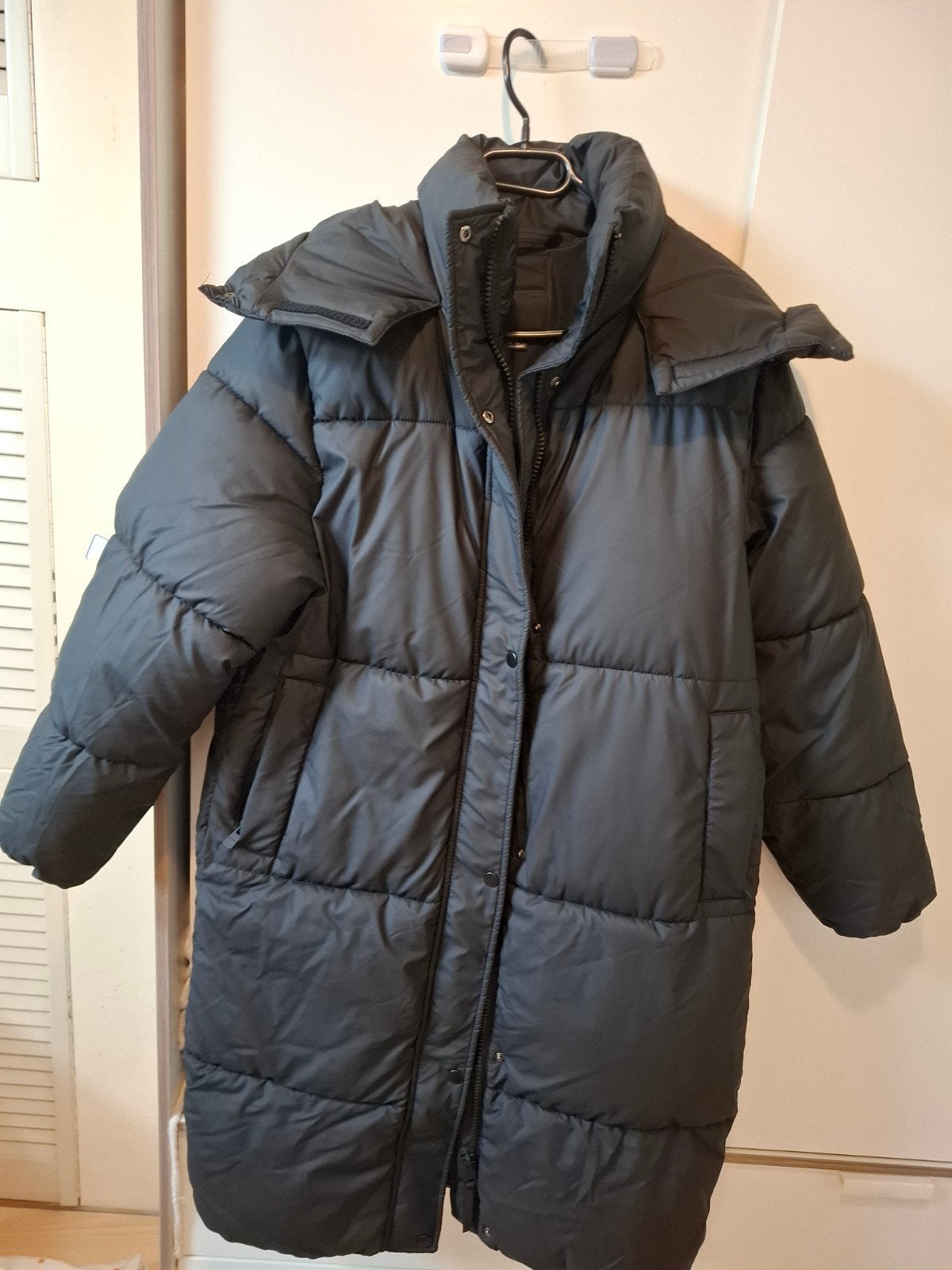 FB Sister Zwarte Lange Puffer Jas - Maat XS, Zwart, Ophalen of Verzenden, Zo goed als nieuw, Maat 34 (XS) of kleiner