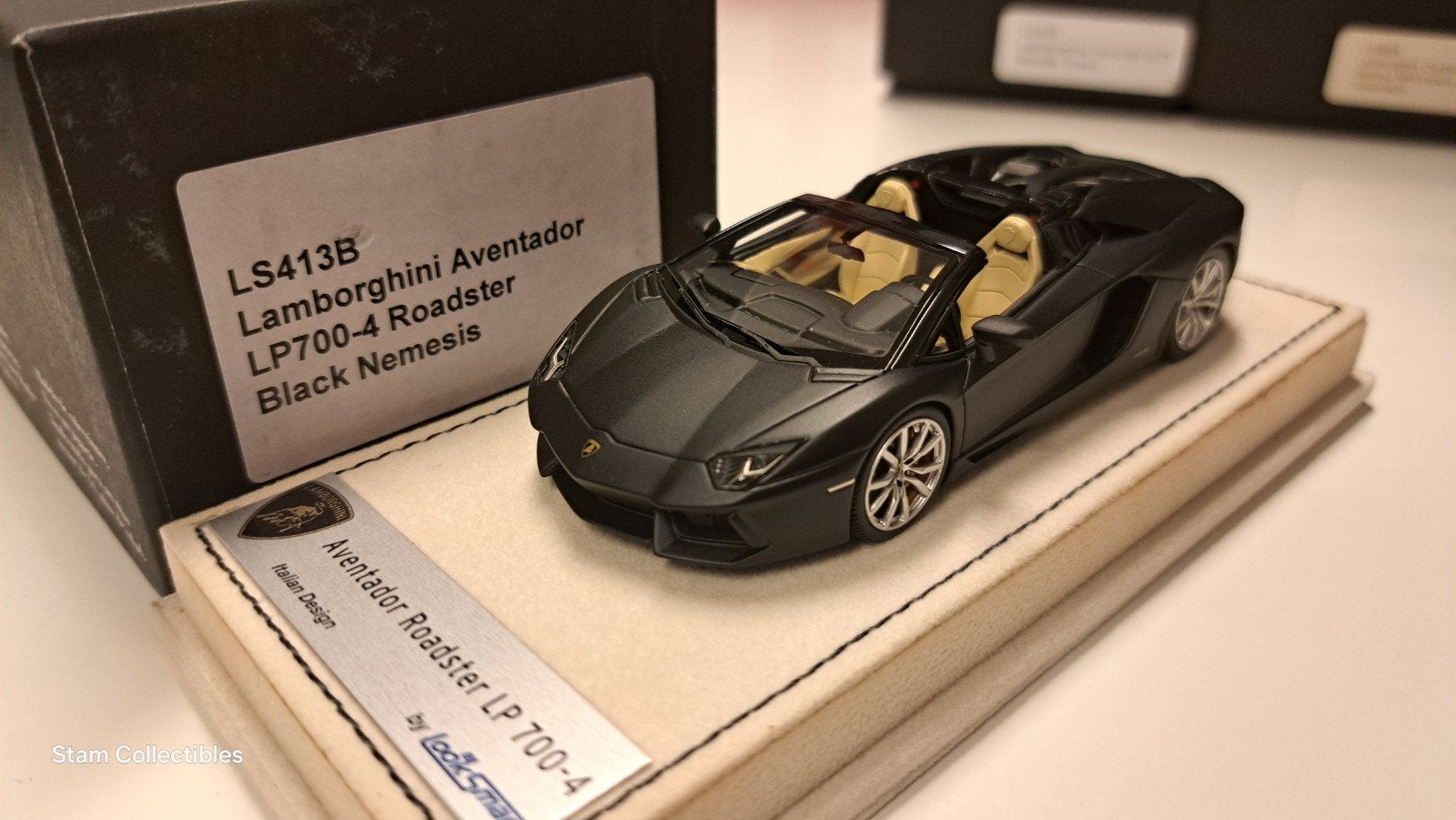Looksmart LS413B Lamborghini Aventador LP700-4 Roadster, Hobby en Vrije tijd, Modelauto's | 1:43, Overige merken, Auto, Ophalen of Verzenden
