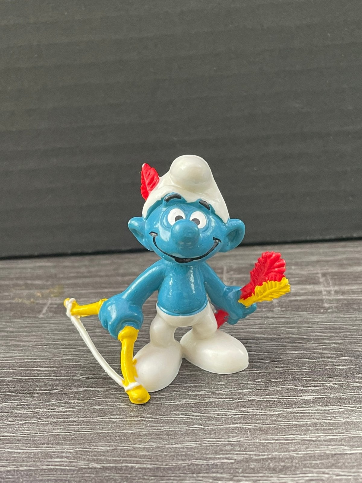 Smurf met pijl en boog - Vintage Smurfen figuurtje, Ophalen of Verzenden, Gebruikt, Overige Smurfen, Poppetje, Figuurtje of Knuffel